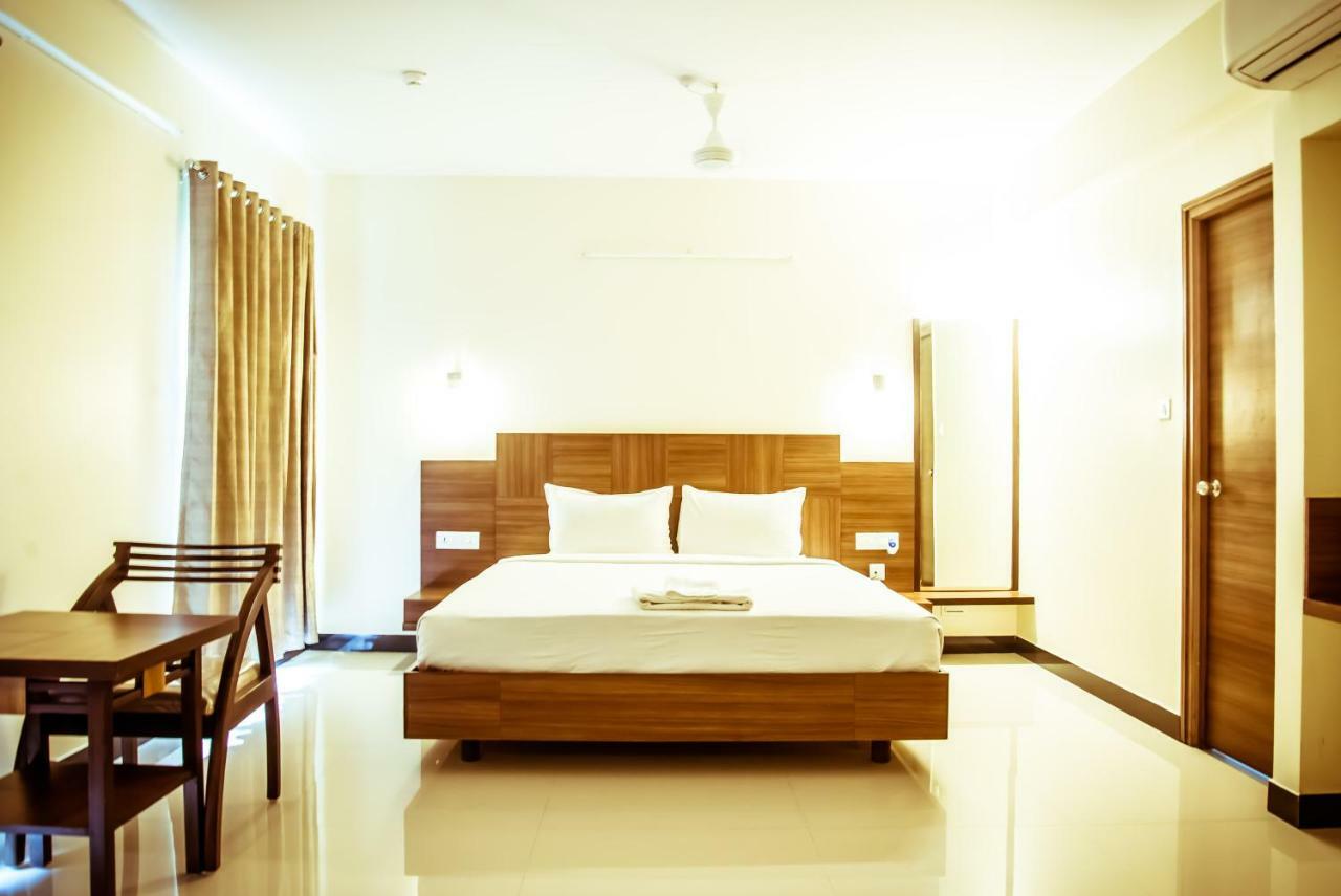 Hotel The Pioneer Visakhapatnam Esterno foto